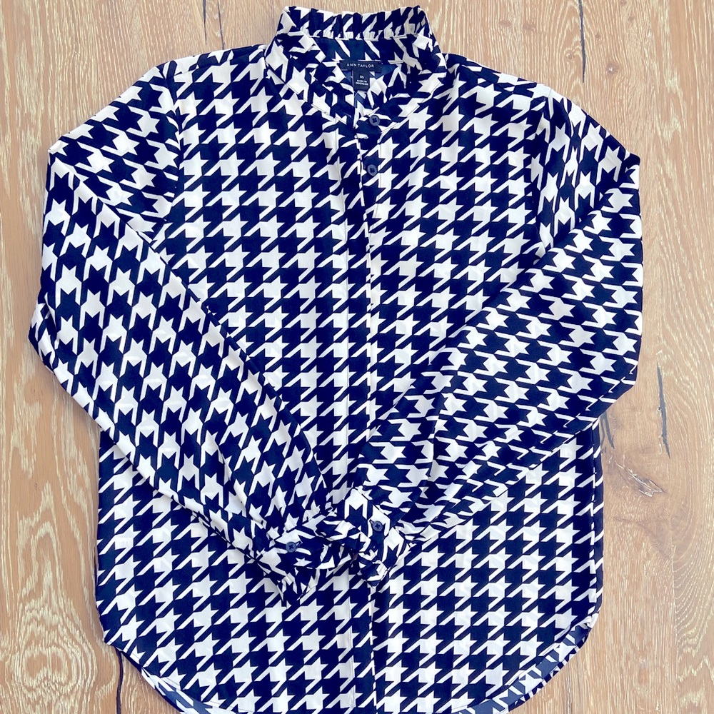 Ann Taylor Houndstooth Blouse *New with tags*